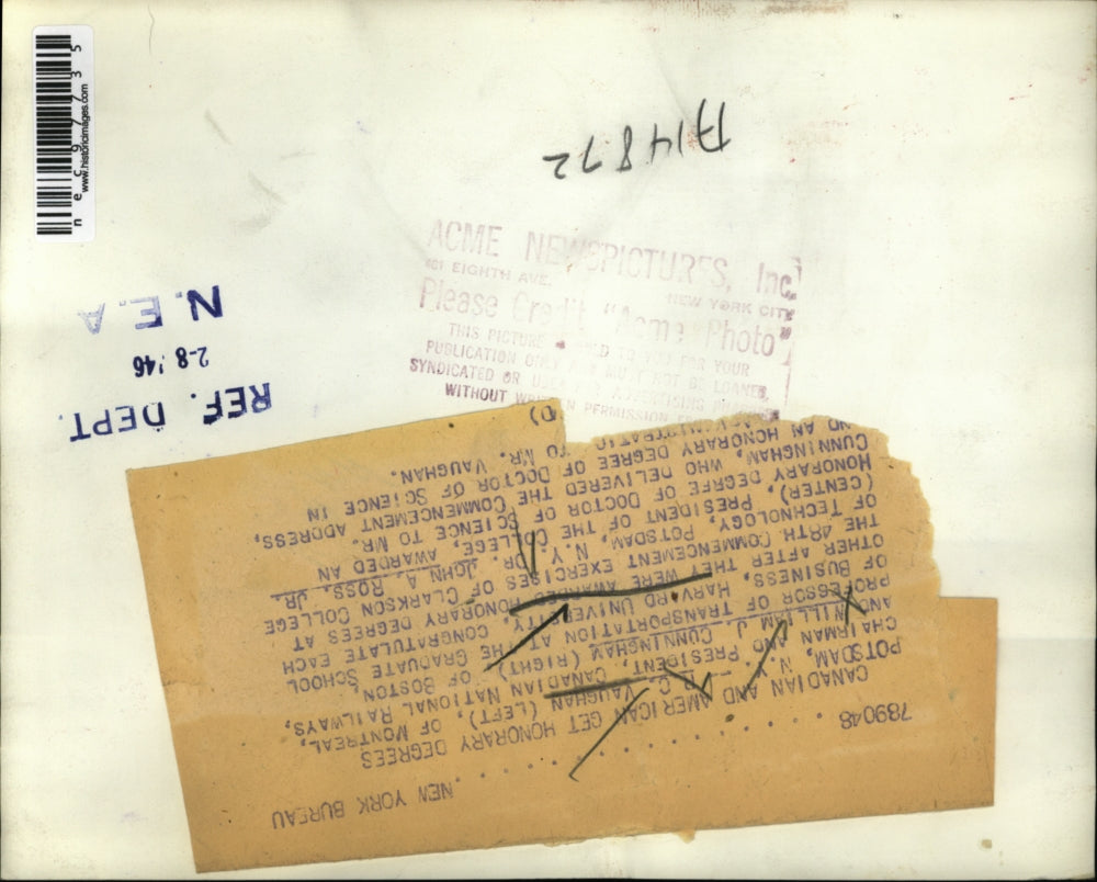 1946 Press Photo R.C. Vaughan, William J. Cunningham, Awarded at College