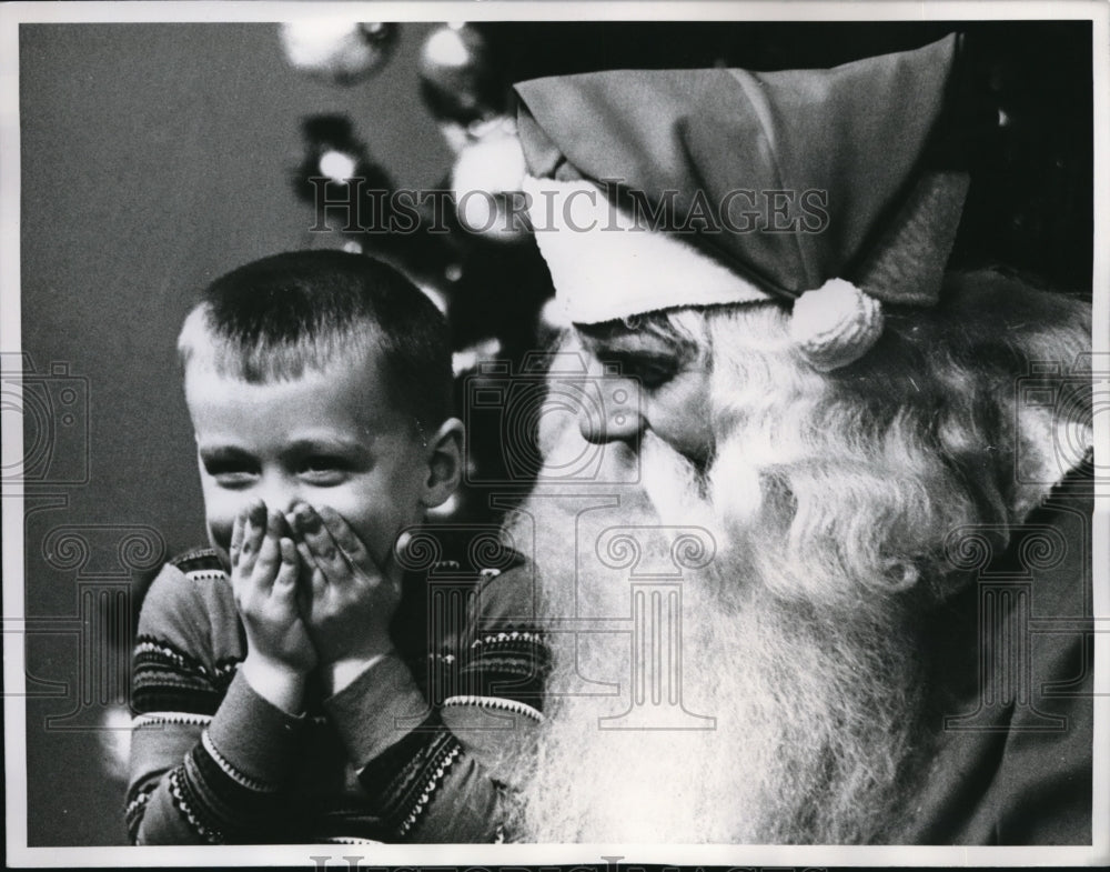 1960 Press Photo Chicago Sant aClaus & Eddie Waymel age 4 - nec97749