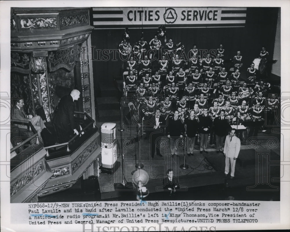 1955 Press Photo Press Pres Hugh Baillie thanks Composer-bandmaster Paul Lavalle