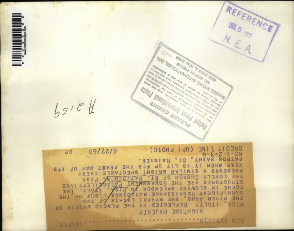 1960 Press Photo The reflection of Government Palace and St. Matthew's Church