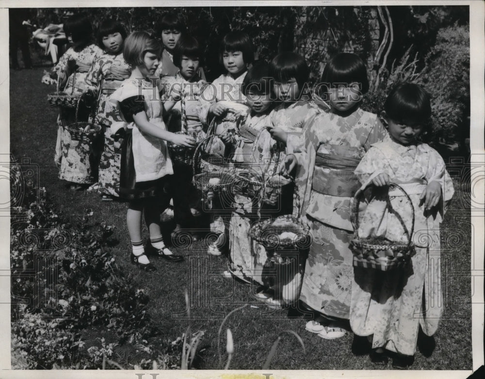 1934 Press Photo Annual Easter egg hunt at Al Bennett home in Calif.- Historic Images