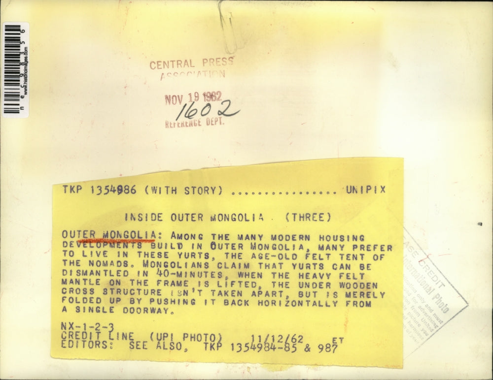 1962 Press Photo Yurt Felt Tent of Nomads in Outer Mongolia - nec98356