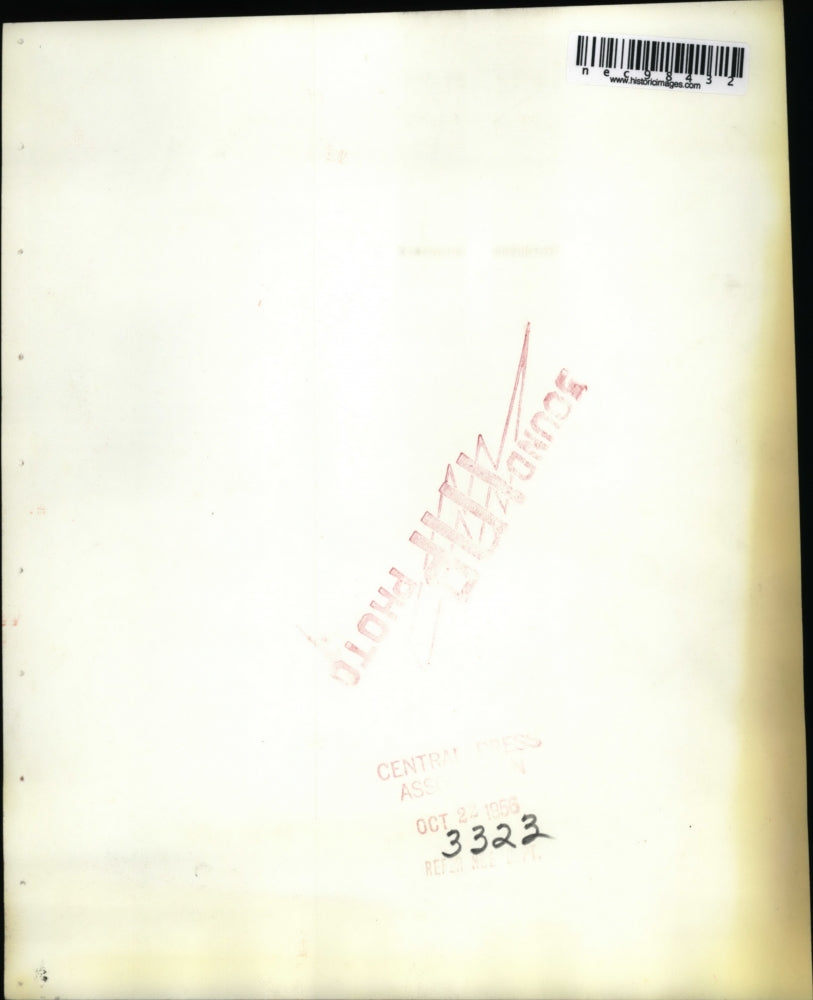 1965 Press Photo Mrs. Diezok is excited to be reunited with her daughter Tanya