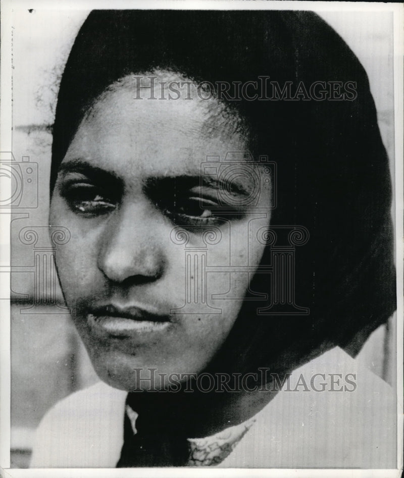 Load image into Gallery viewer, 1968 Press Photo Dorothy Haupt, the widow of Clive Haupt, talking to the press.
