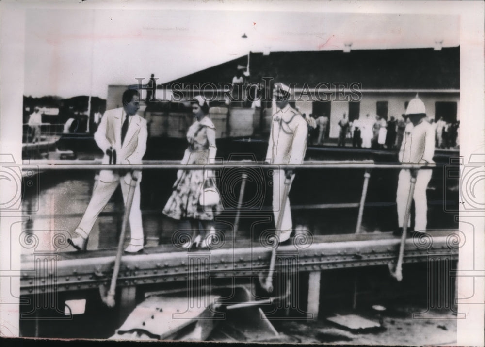 1953 Press Photo Queen Elizabeth and Prince Philip visit the Panama Canal- Historic Images