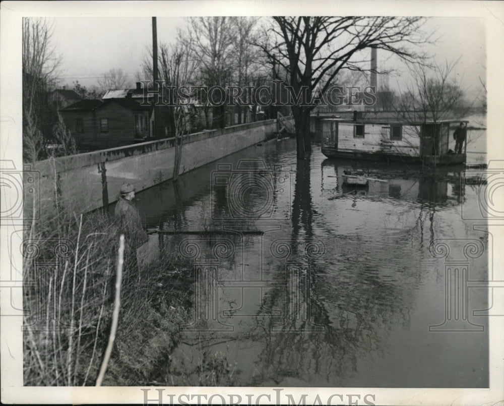 1939 Press Photo The Portsmouth concrete wall for protection of the area