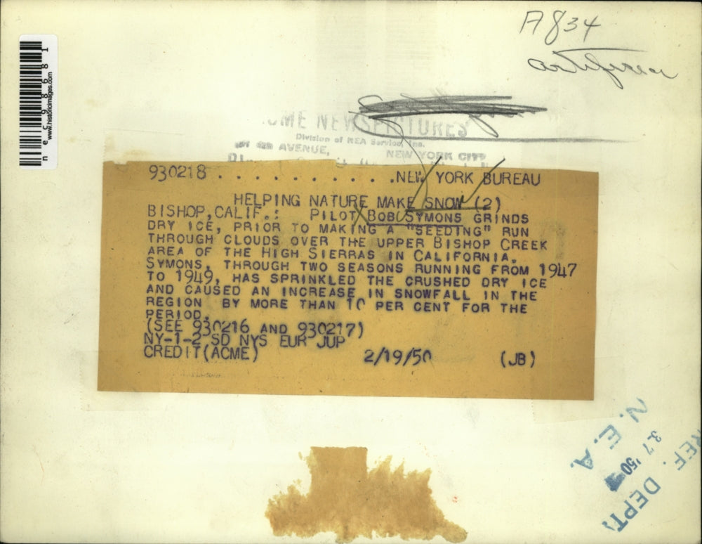 1950 Press Photo Bob Simons a pilot grinds dry ice for a cloud seeding