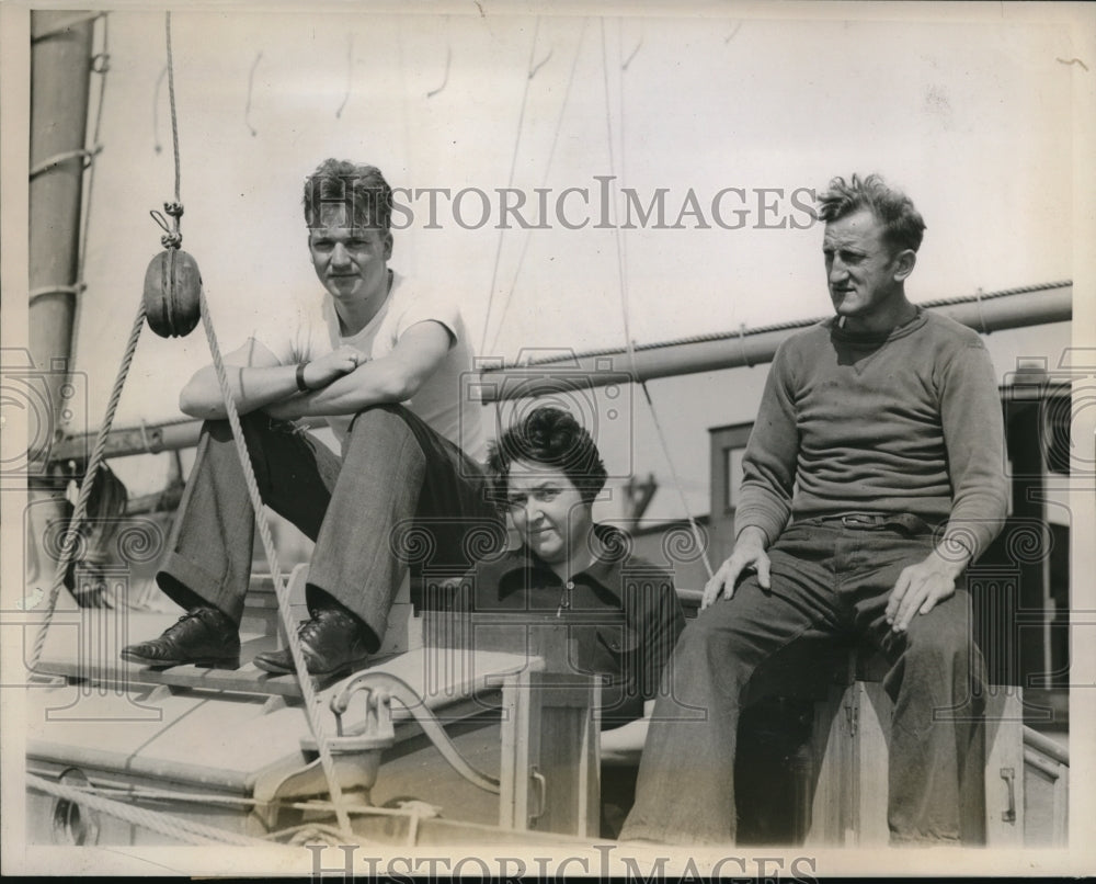 1938 Press Photo La Calif Sailboat Ad Astra, Capt Wm Zaleski, bride & her son