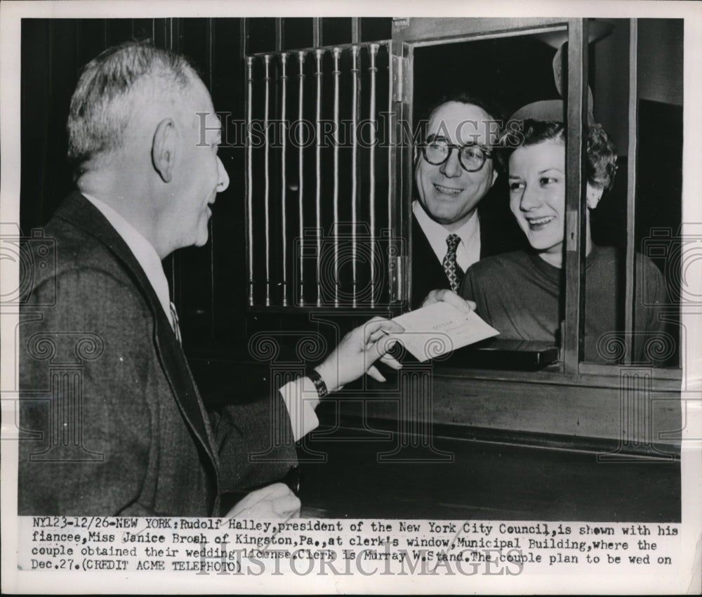 1952 Press Photo Applying for a marriage license are R. Halley with Ms. Brosh