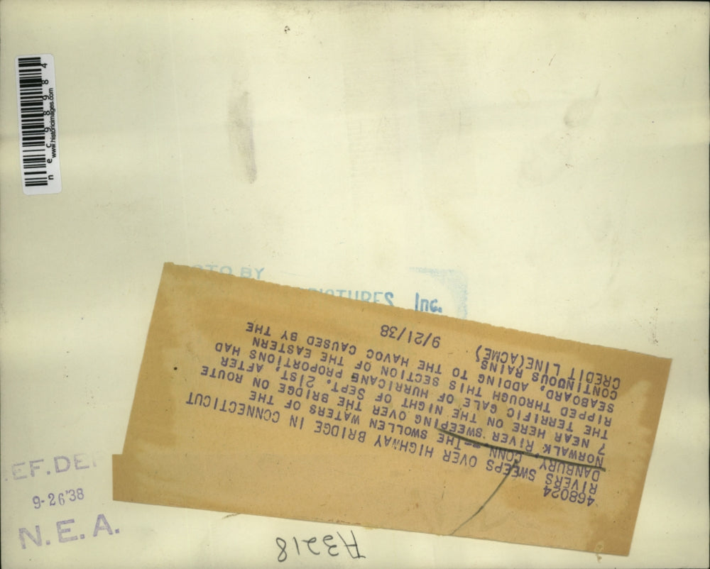 1938 Press Photo Danbury Conn floodwaters of teh Norwalk River over a bridge