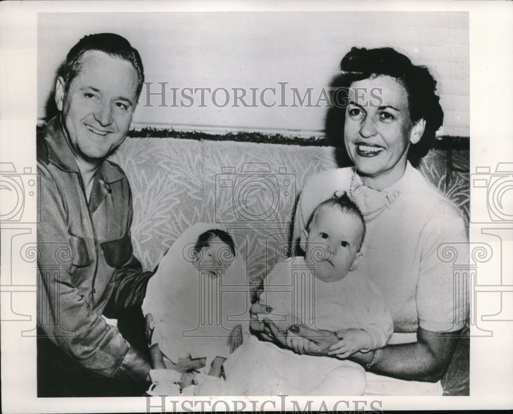 1953 Press Photo Dr. Mooney was accused of theft of a baby but he refused it