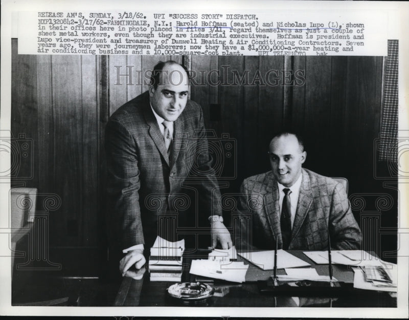 Load image into Gallery viewer, 1962 Press Photo The industrial executives Hoffman and Lupo being low profiles
