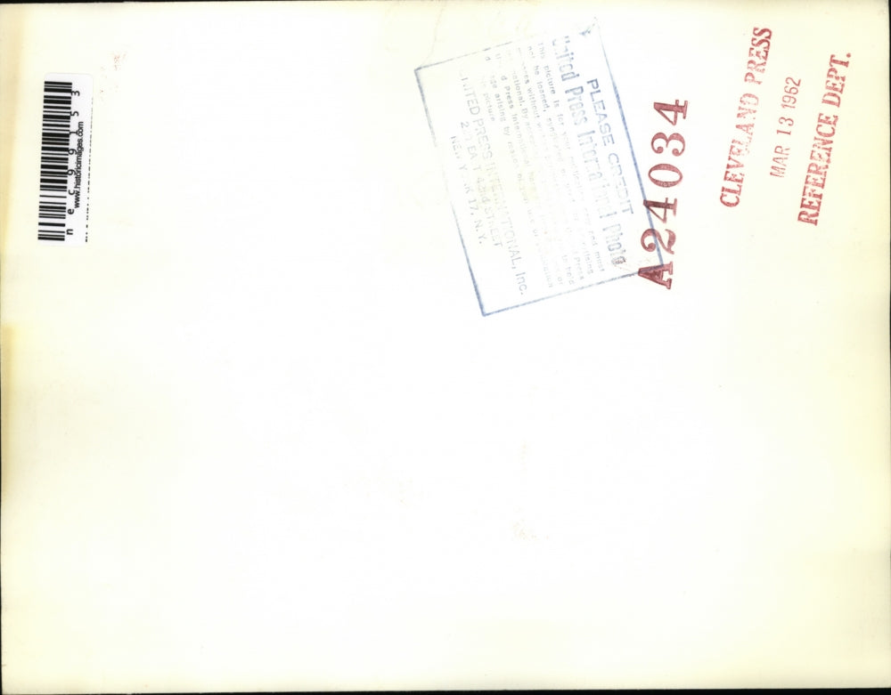 1962 Press Photo The industrial executives Hoffman and Lupo being low profiles