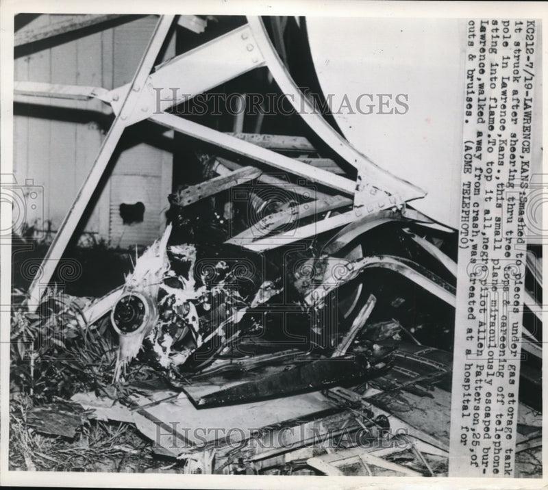 Load image into Gallery viewer, 1949 Press Photo Lawrence Kansas small plane smashed to pieces

