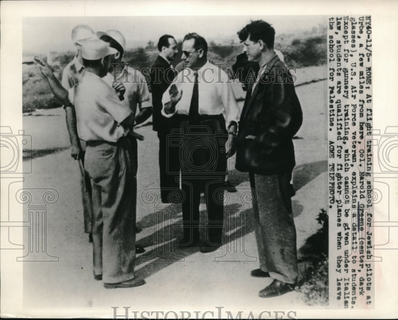 Load image into Gallery viewer, 1948 Press Photo Rome Italy Col Harold Greene &amp; gunnery students

