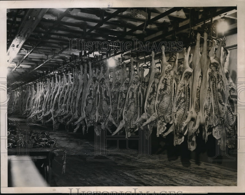 Load image into Gallery viewer, 1946 Press Photo Pork that may go to waste at Swift &amp; Co.
