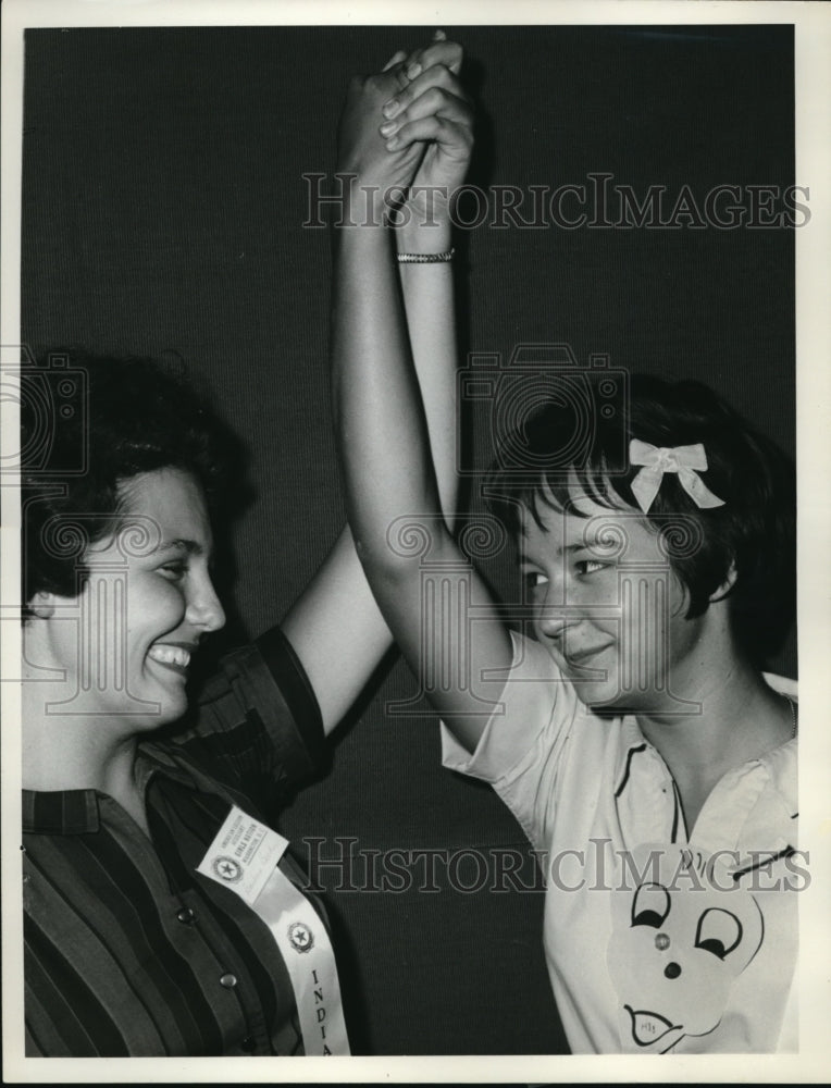Load image into Gallery viewer, 1962 Press Photo Barbara Becker nominated for president, Nationalist ticket
