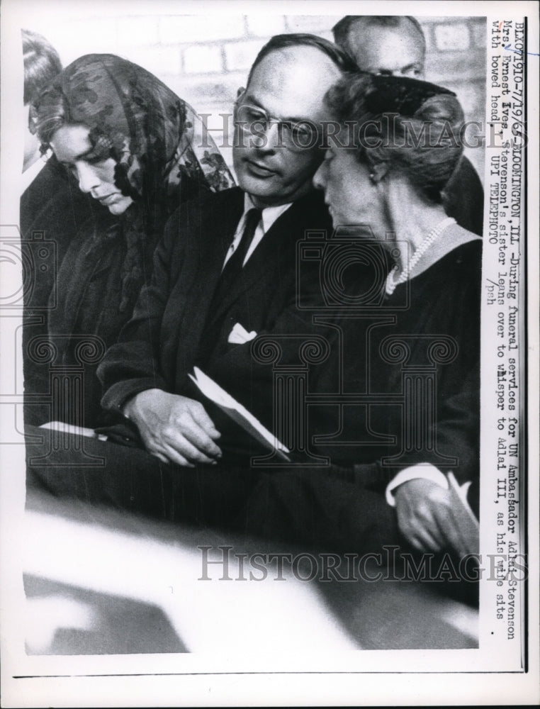 1965 Press Photo Mrs. Ernest Ives and Adlai III at funeral for Adlai Stevenson
