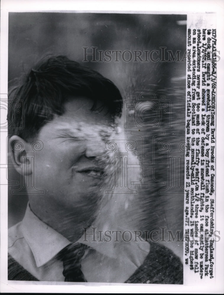 1962 Press Photo David Brooks of England gets snowball in face