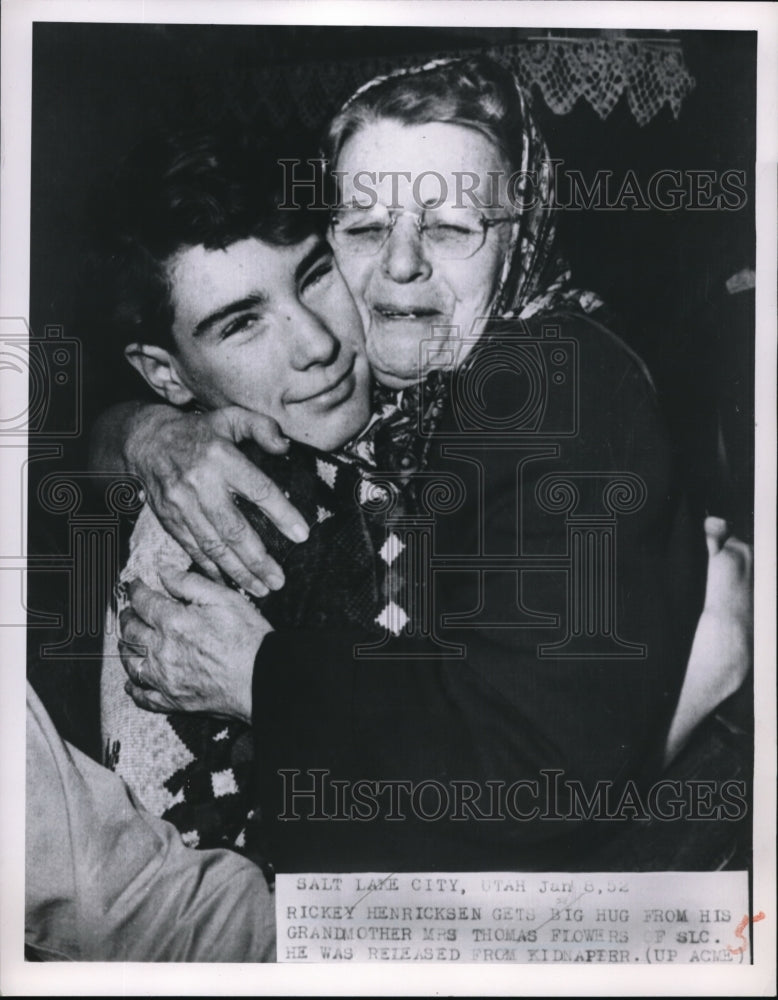 Load image into Gallery viewer, 1952 Press Photo Salt Lake City Utah Rickey Henricksen &amp; grandmom Mrs T Flowers
