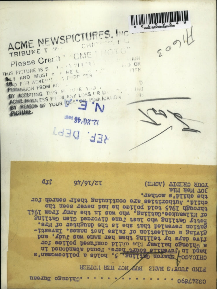 1946 Press Photo Sharon Gatling found abandoned in Chicago hallway - nec99849