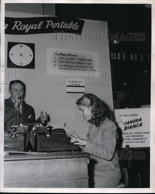 1946 Press Photo Sandra Bianca makes attempt to catch up to Tangora