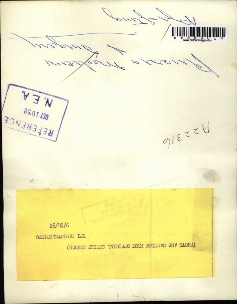 1958 Press Photo London A Herman sheep dog with puppy grafted on by Russians