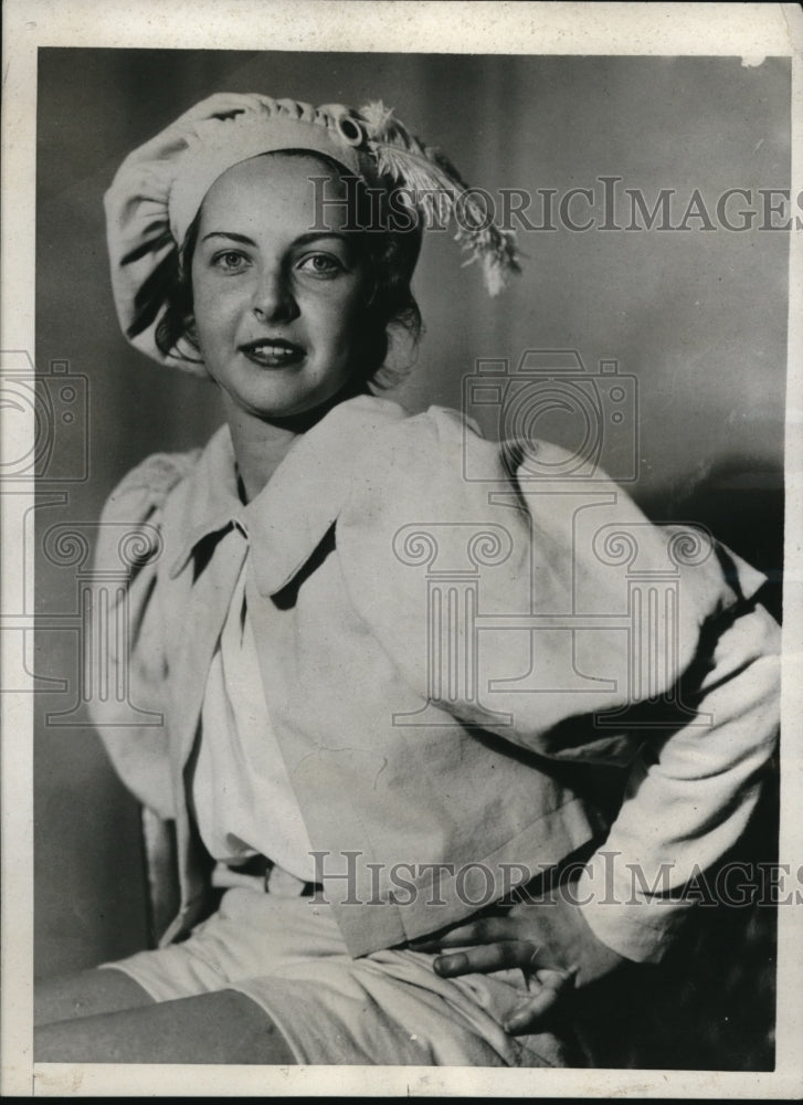 1932 Press Photo Margaret B Jackson in costume for Charity Ball in Pa