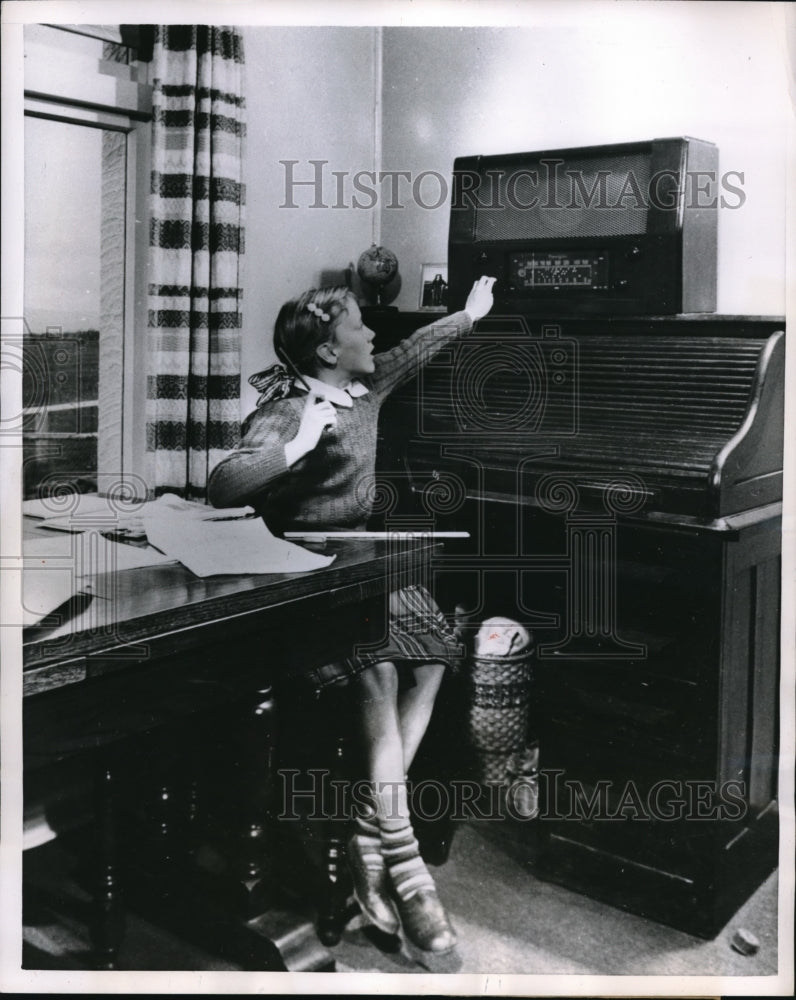 1955 Press Photo South Island, New Zealand-Kathryn in her one girl schoolroom
