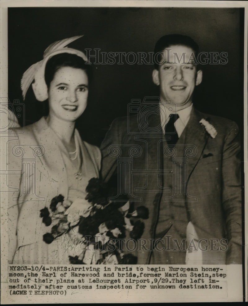 Load image into Gallery viewer, 1949 Press Photo Paris Earl of Harewood and bride Marion Stein
