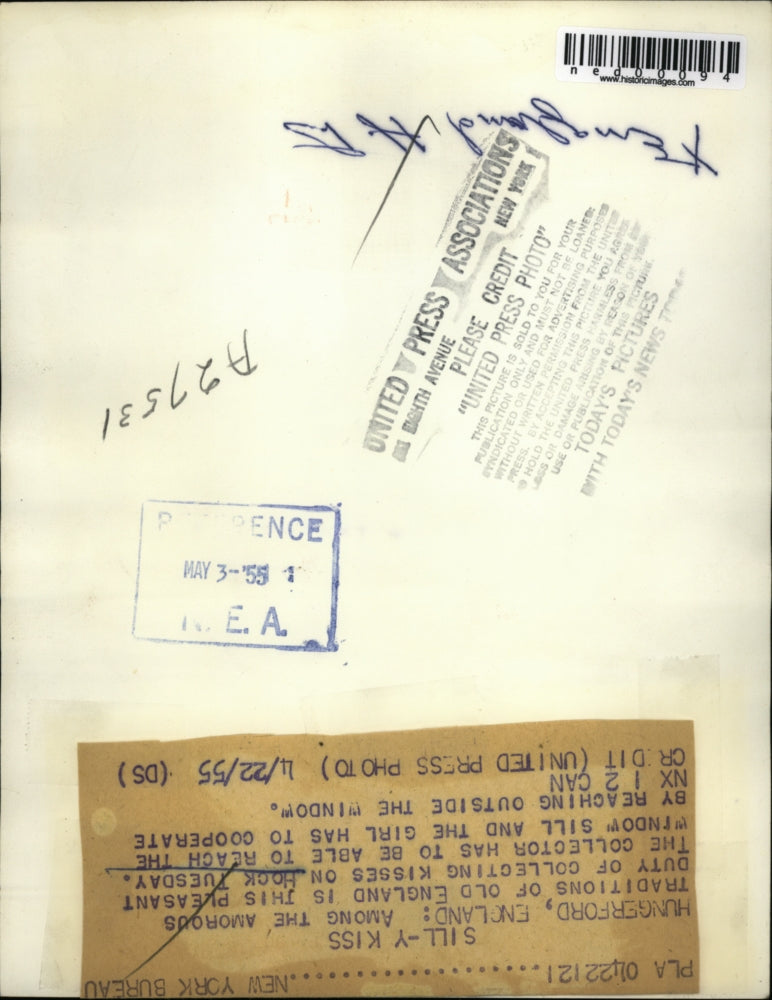 1955 Press Photo Hungerford England Hook Tuesday duty of collecting kisses