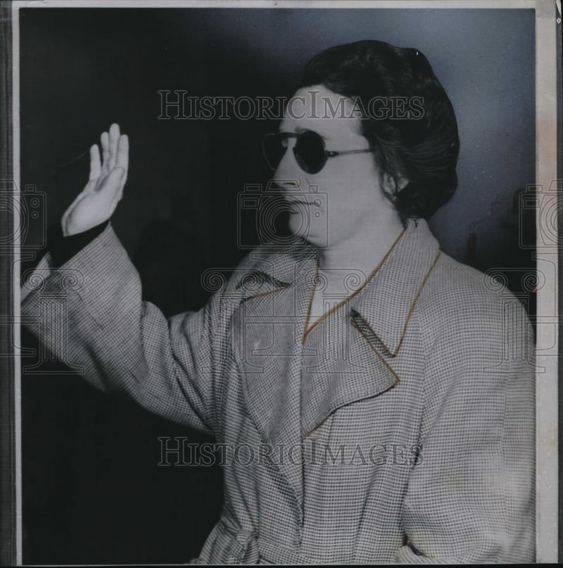 Load image into Gallery viewer, 1957 Press Photo Polly Gould found dead in her apartment
