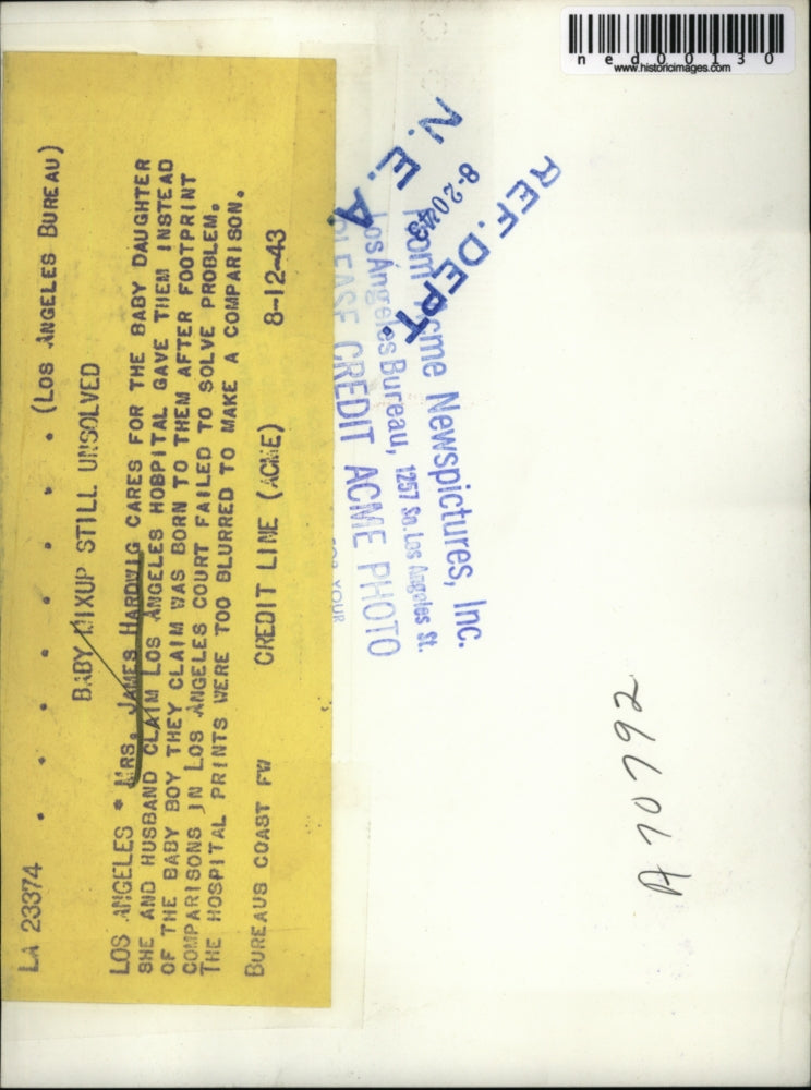 1943 Press Photo La Cal Mrs James Hardwig & baby in hospital mixup switch