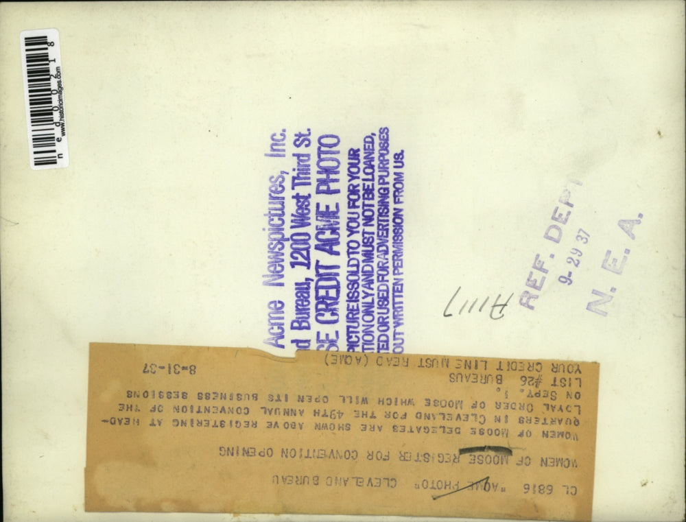 1937 Press Photo Women registering for the 49th Order of the Moose convention