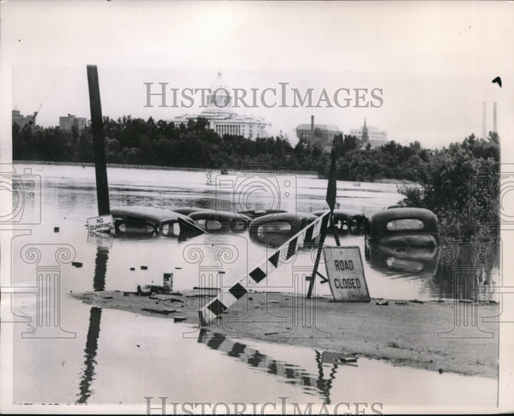 1951 Press Photo Missouri River floods US Highway 54