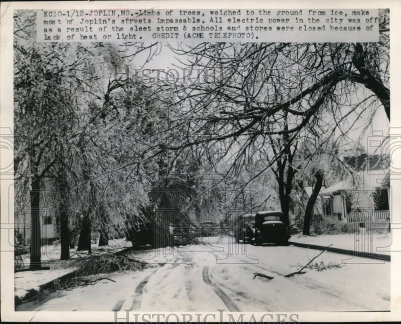 Load image into Gallery viewer, 1949 Press Photo Joplin MO Icestorm Closes City

