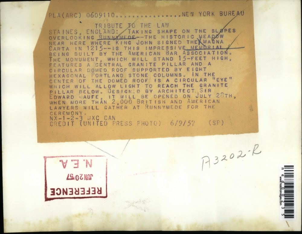 1957 Press Photo Staines England Memorial Being Built Designed by Sir Ed Maufe