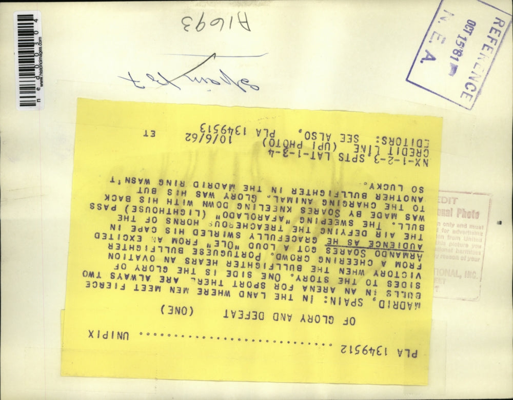 1962 Press Photo Armando Soares, a bull fighter, in the arena with "Afarolado"