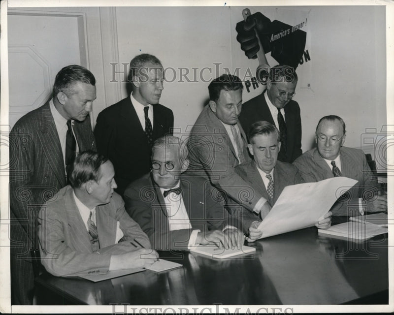 Load image into Gallery viewer, 1941 Press Photo Washington DC New super-priorities board meets for the first ti
