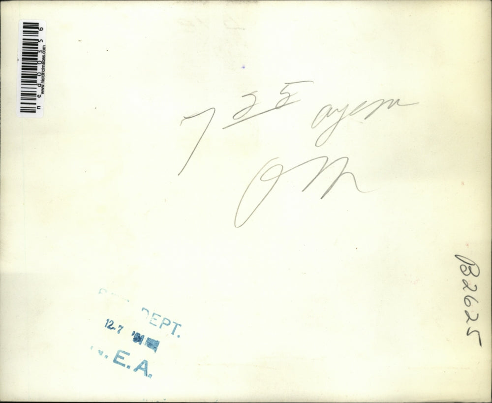 1951 Press Photo New Haven Conn. Herman Hickman gives advise to Joesph Mitinger