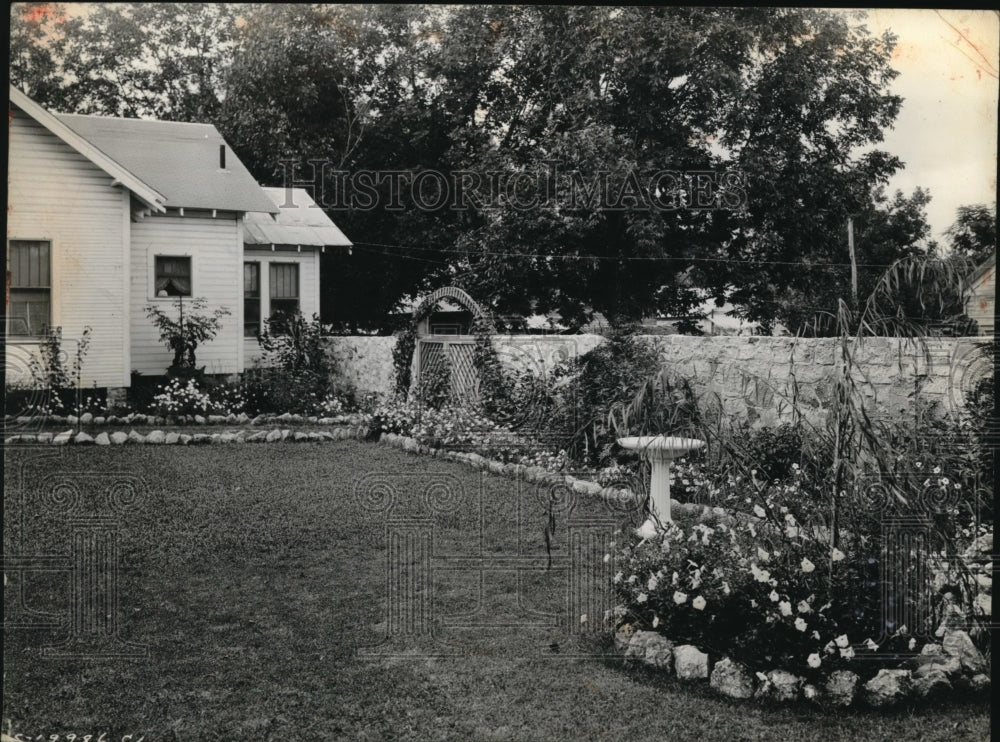 1942 Press Photo A paradise garden at Walton County Florida