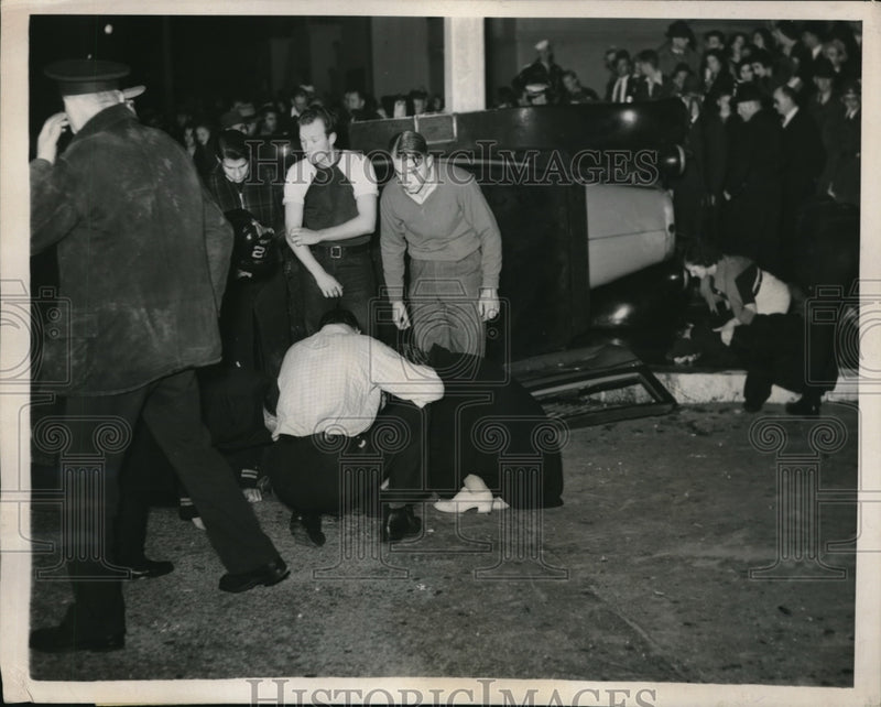 Load image into Gallery viewer, 1939 Press Photo San Francisco 3 killed, 1 critically injured by collision
