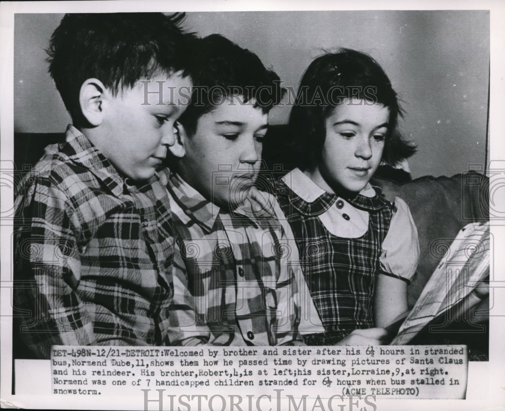1951 Press Photo Detroit Mich Normend, Robert & Lorraine Dube home safe
