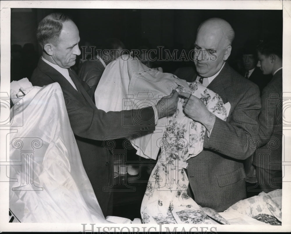 1944 Press Photo Dc Rep Stephen Pace of Ga & Charles Everett of Cotton Inst.