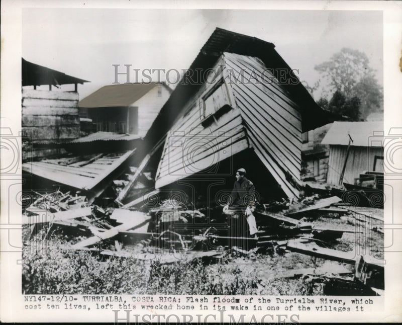 Load image into Gallery viewer, 1949 Press Photo Turrialba Costa Rica flash floods destroy homes
