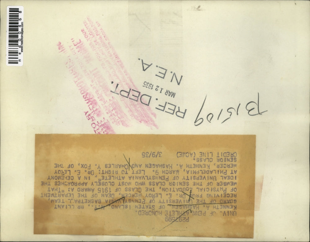 1935 Press Photo Receiving award from Dr. E. Leroy is Kenneth Kashagen