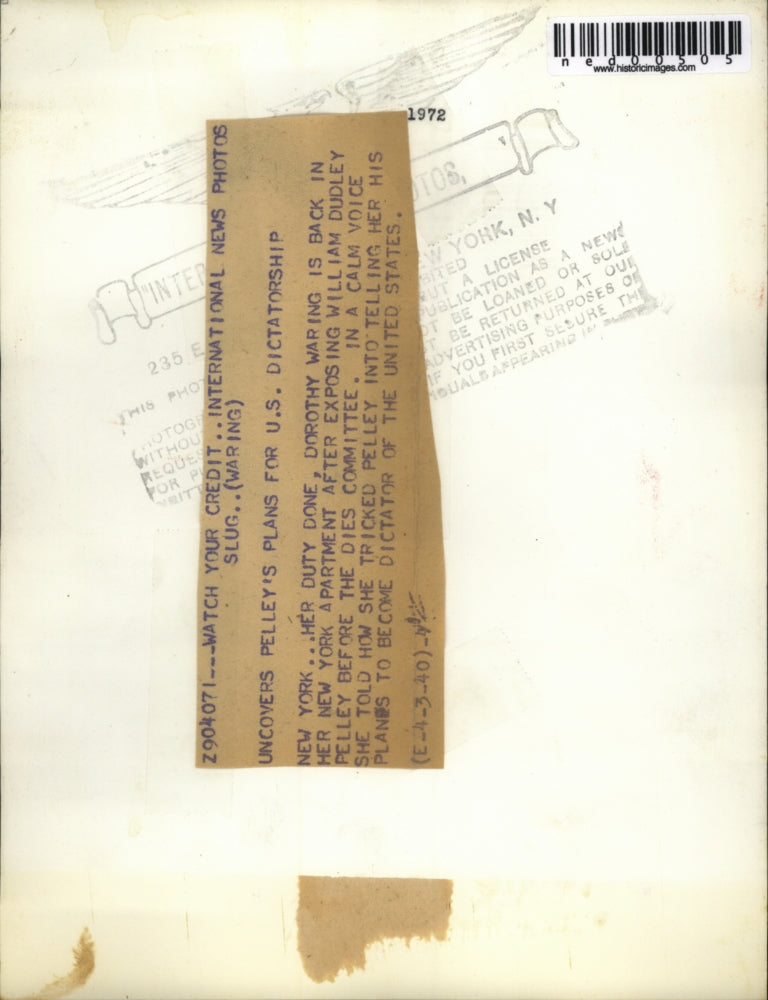 Load image into Gallery viewer, 1940 Press Photo NYC Dorothy Waring at her apartment testified to Dies Committee
