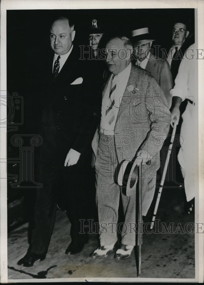 1937 Press Photo Postmaster Gen J Farley, EGainor pre of Natl Assoc of Carriers
