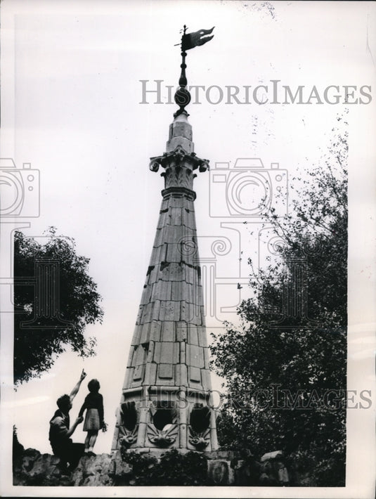 1956 Press Photo London Not a church to its name
