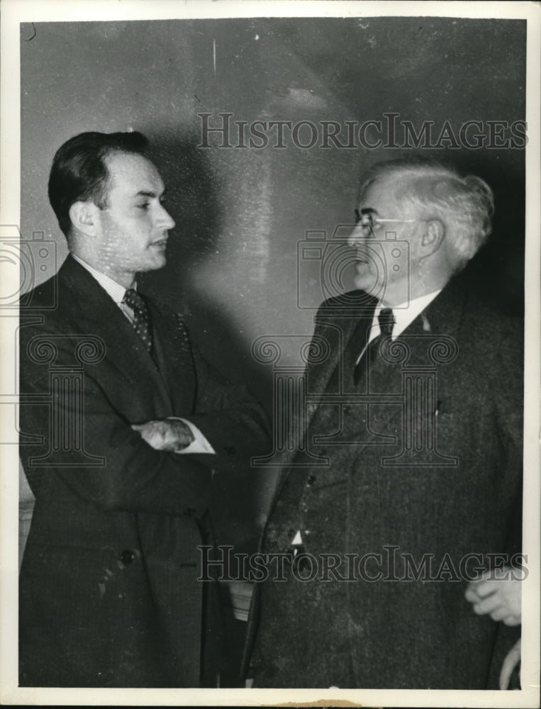 Load image into Gallery viewer, 1933 Press Photo Madison Wis Government Gets Guilty Verdict Against 16 Oil Comp
